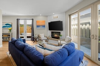301 N Rios Ave in Solana Beach, CA - Building Photo - Building Photo