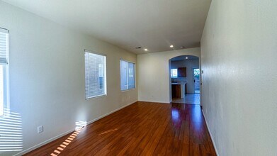 8086 Kings Ransom St in Las Vegas, NV - Building Photo - Building Photo