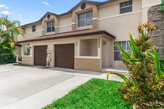 3358 NW 198th Terrace in Miami Gardens, FL - Building Photo - Building Photo