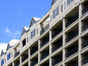 The Harbours Condominiums in Jeffersonville, IN - Building Photo - Building Photo