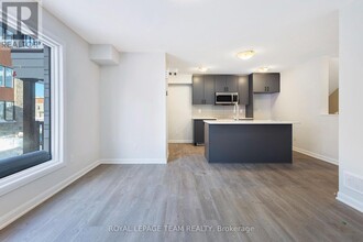 1609 Creekway Private in Ottawa, ON - Building Photo - Building Photo