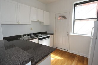 724 W Barry in Chicago, IL - Building Photo - Building Photo