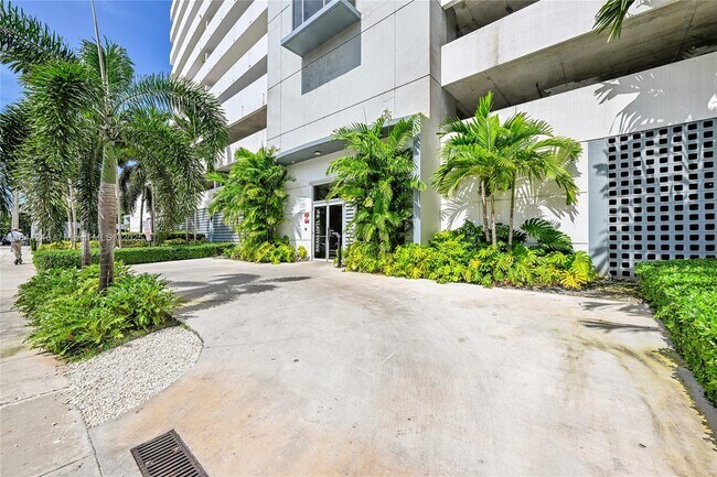 36 NW 6th Ave in Miami, FL - Building Photo - Building Photo