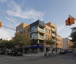 311 St Nicholas Ave in Ridgewood, NY - Foto de edificio - Building Photo
