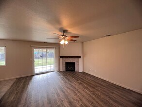 1294 Dalton St in Tulare, CA - Building Photo - Building Photo