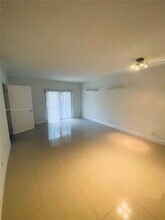 215 NE 16th Ave-Unit -106 in Fort Lauderdale, FL - Building Photo - Building Photo