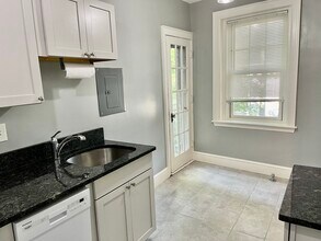 52 Strathmore Rd, Unit 37 in Boston, MA - Building Photo - Building Photo