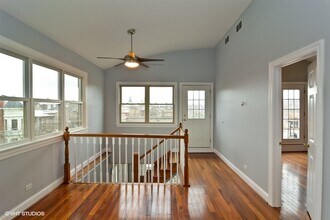 1540 N Claremont Ave, Unit 3E in Chicago, IL - Building Photo - Building Photo