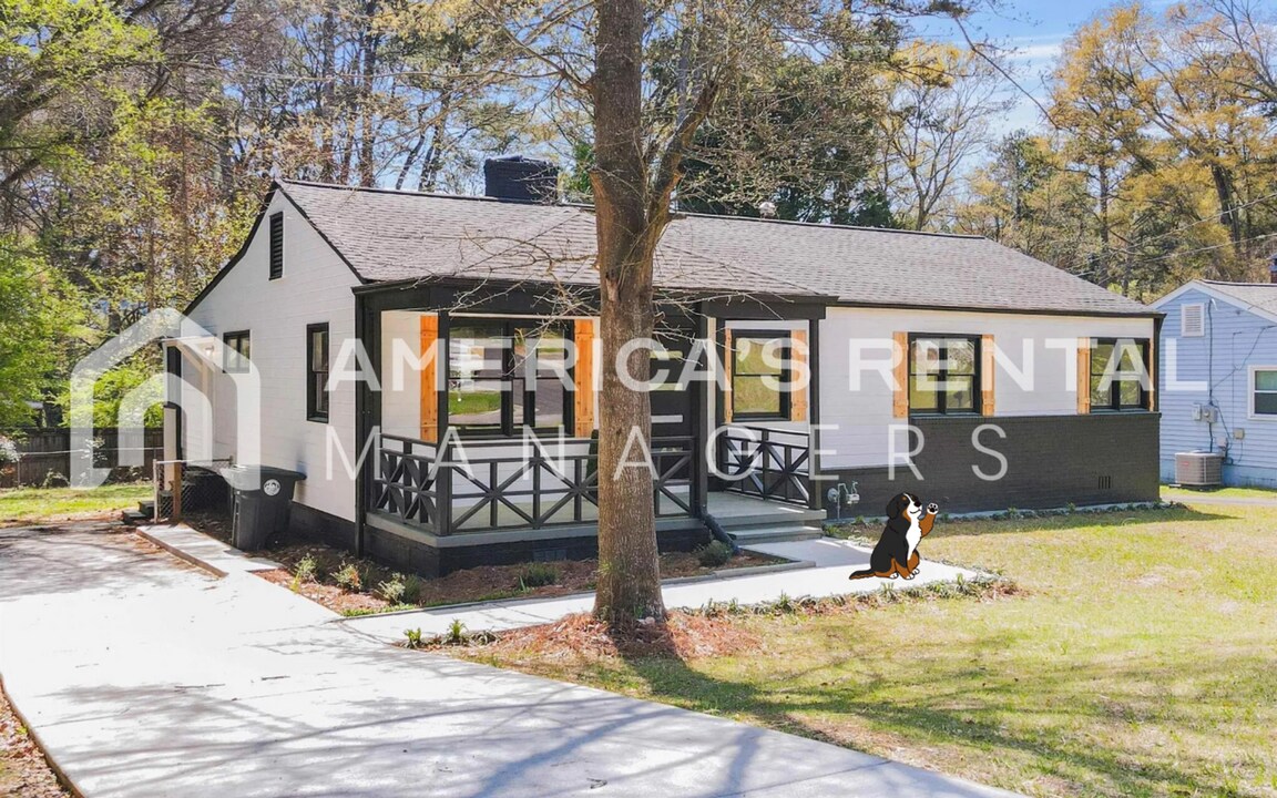 1241 Cresthill Rd in Birmingham, AL - Building Photo