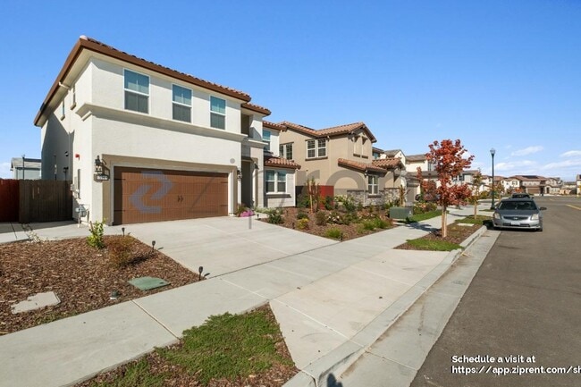 15961 Mavericks Ln in Lathrop, CA - Building Photo - Building Photo