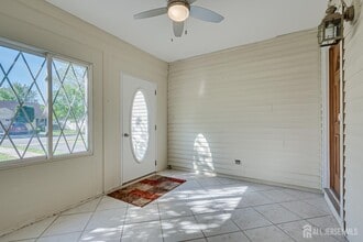 6 Woodbury Rd in Edison, NJ - Building Photo - Building Photo