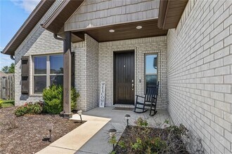 801 Bellmara Cir, Unit 207 in Cave Springs, AR - Building Photo - Building Photo