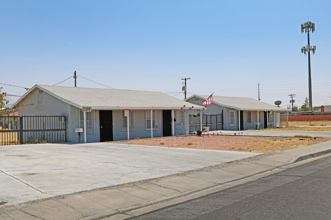 2507 McCarran St in North Las Vegas, NV - Building Photo - Building Photo