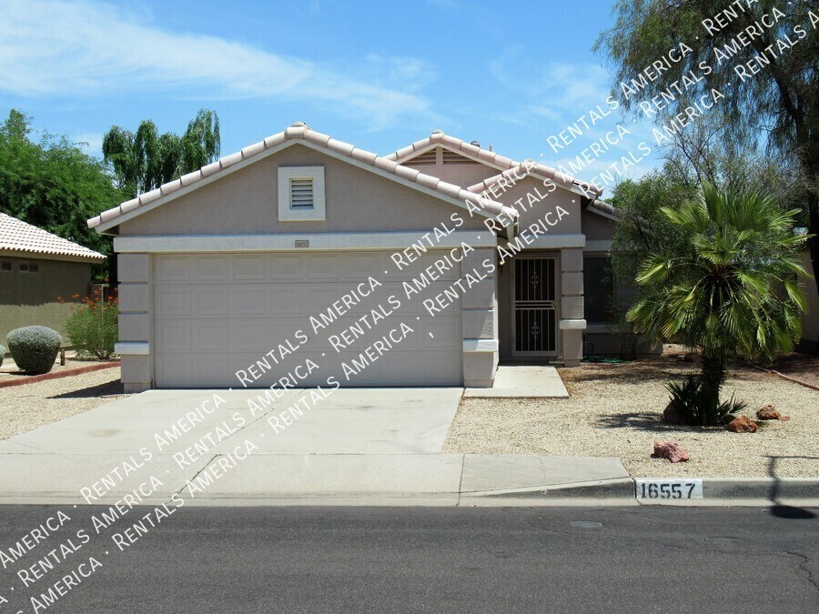 16557 N 157th Ave in Surprise, AZ - Building Photo