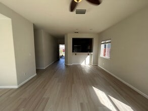 2541 Carnival Dr in Turlock, CA - Building Photo - Building Photo