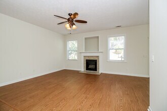 2934 Cooper Woods Ln in Loganville, GA - Building Photo - Building Photo