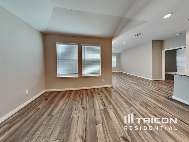 13674 Paxton Blvd in Saint Hedwig, TX - Building Photo - Building Photo