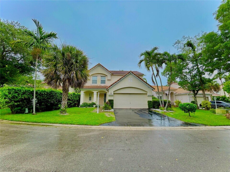 3836 Jasmine Ln in Coral Springs, FL - Building Photo