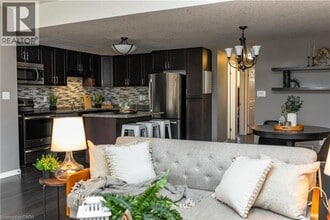 1686 Fischer-Hallman Rd in Kitchener, ON - Building Photo - Building Photo