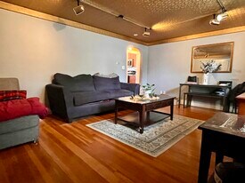 211 Pauline St, Unit Pauline in Winthrop, MA - Building Photo