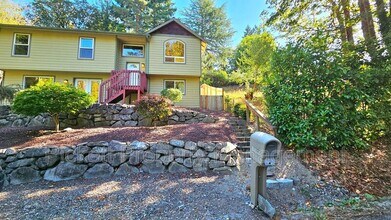 1330 Corbet Dr in Bremerton, WA - Building Photo - Building Photo
