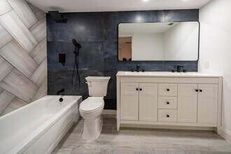 2303 Lucaya Ln in Coconut Creek, FL - Building Photo - Building Photo