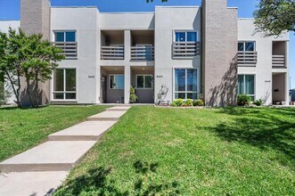 9467 Timberleaf Dr in Dallas, TX - Foto de edificio - Building Photo