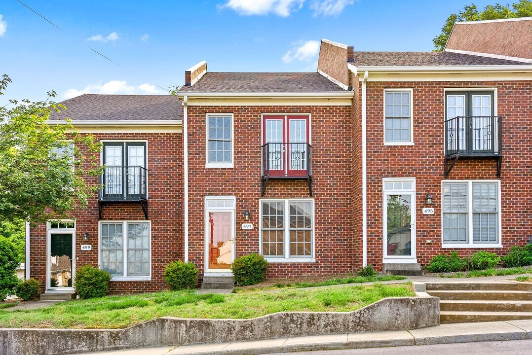 497 N 1st St in Clarksville, TN - Building Photo