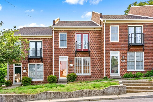 property at 497 N 1st St