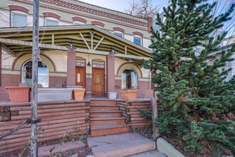 2562 W River Dr in Denver, CO - Building Photo - Building Photo