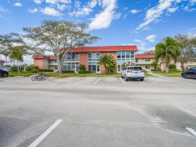 property at 62 Woodland Dr