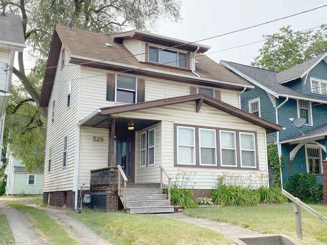 property at 529 Clarendon Ave NW