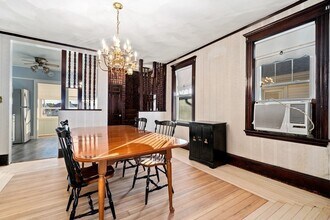 14 Windsor Rd, Unit 1 in Medford, MA - Building Photo - Building Photo