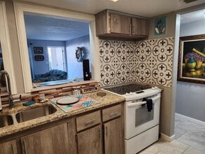 400 Auburn Dr in Daytona Beach, FL - Building Photo - Building Photo