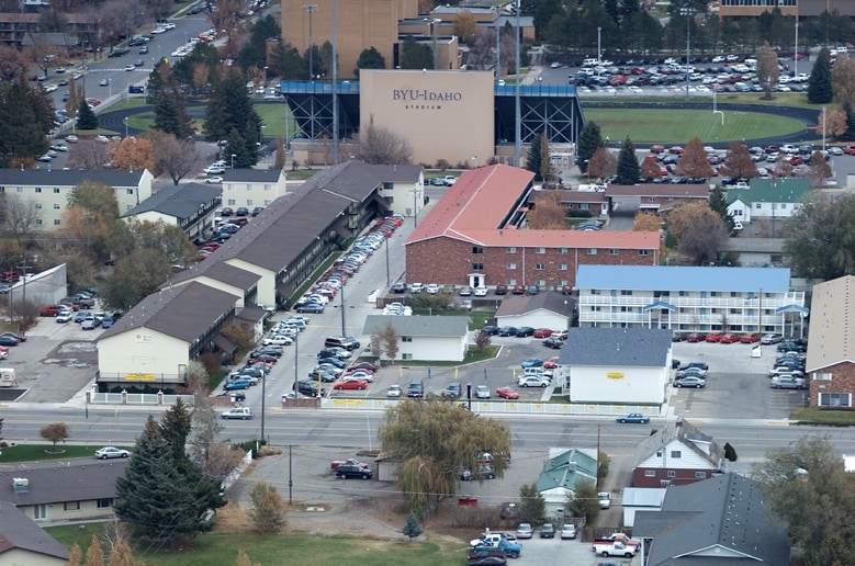 Birch Plaza/Birchwood in Rexburg, ID - Foto de edificio