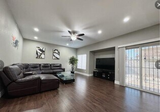 9848 Sonora Bend Ave in Las Vegas, NV - Building Photo - Building Photo