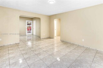 1015 Cortez St in Coral Gables, FL - Building Photo - Building Photo