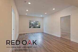 4464 Vista Del Monte Ave in Los Angeles, CA - Building Photo - Building Photo