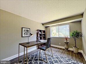 11907 Tarragon Rd in Reisterstown, MD - Building Photo - Building Photo