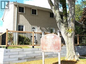 11 Colmar Pl in Hamilton, ON - Building Photo