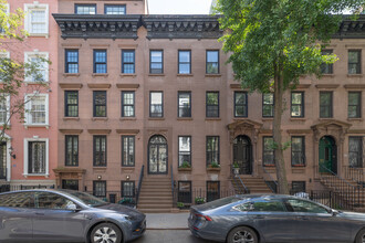 512 E 87th St in New York, NY - Foto de edificio - Building Photo