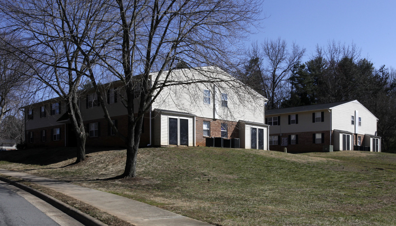 Salem Gardens in Winston-Salem, NC - Foto de edificio