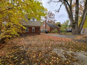 19152 Sunderland Rd in Detroit, MI - Building Photo - Building Photo