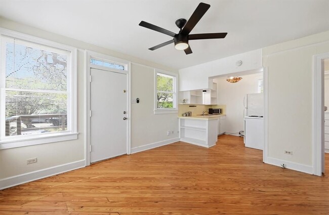 1403 Windsor Rd in Austin, TX - Building Photo - Building Photo