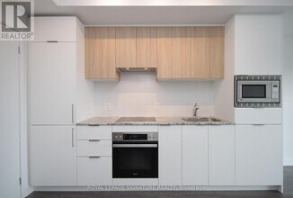 20 O'Neill Rd in Toronto, ON - Building Photo - Building Photo