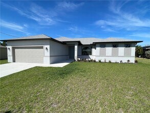 2528 NW 19th Ave in Cape Coral, FL - Building Photo - Building Photo