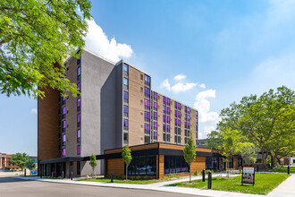 Capitol View Apartments in Lansing, MI - Foto de edificio - Building Photo