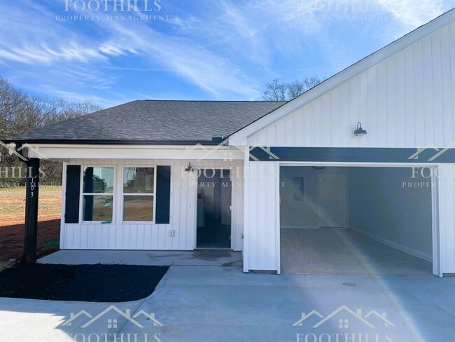 103 Rhoe Cir in Anderson, SC - Building Photo - Building Photo