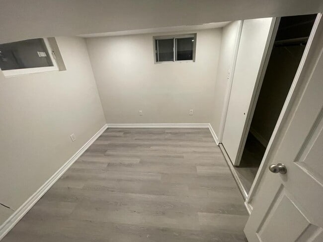 64 St Dunstan Dr in Toronto, ON - Building Photo - Building Photo