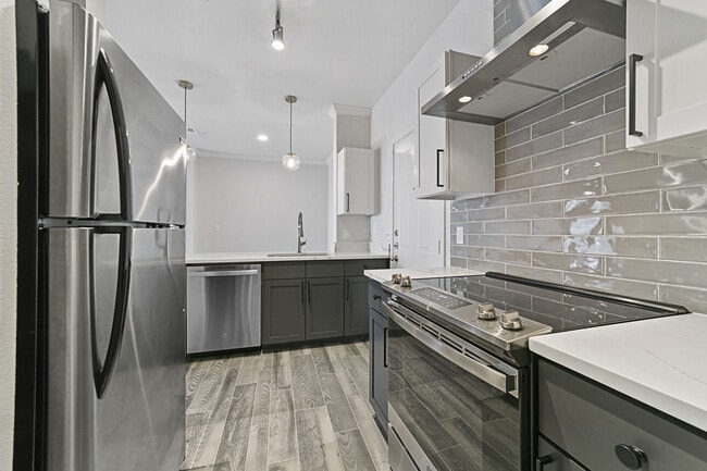 St Martin in Frisco, TX - Foto de edificio - Building Photo